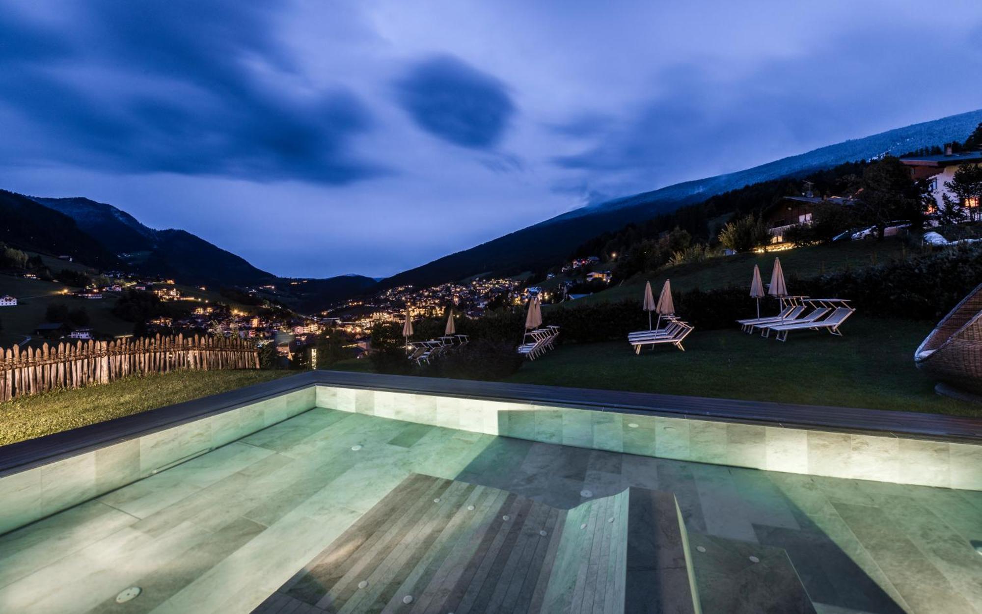 Alpenheim Charming & Spa Hotel Ортизей Екстериор снимка